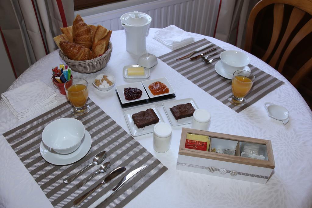 Manoir Le Mesnil Bed and Breakfast Saint-Martin-aux-Chartrains Exterior foto
