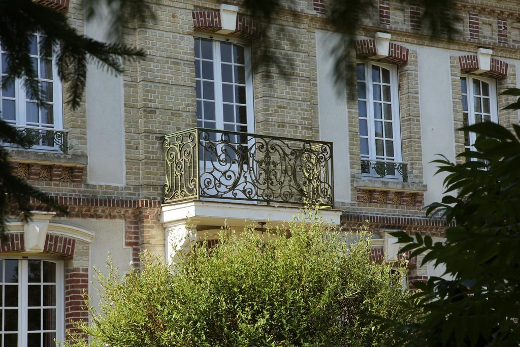 Manoir Le Mesnil Bed and Breakfast Saint-Martin-aux-Chartrains Exterior foto