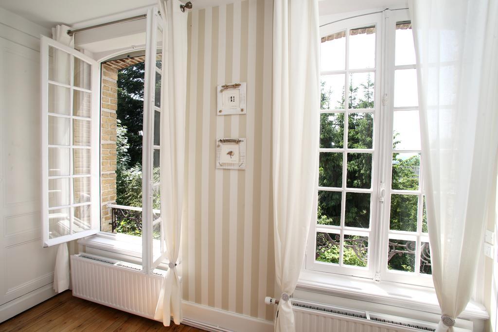 Manoir Le Mesnil Bed and Breakfast Saint-Martin-aux-Chartrains Exterior foto